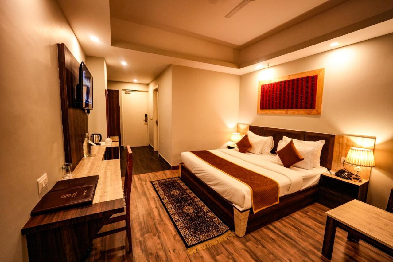 Hotel Square One By D'Polo Dharamshala Exterior photo